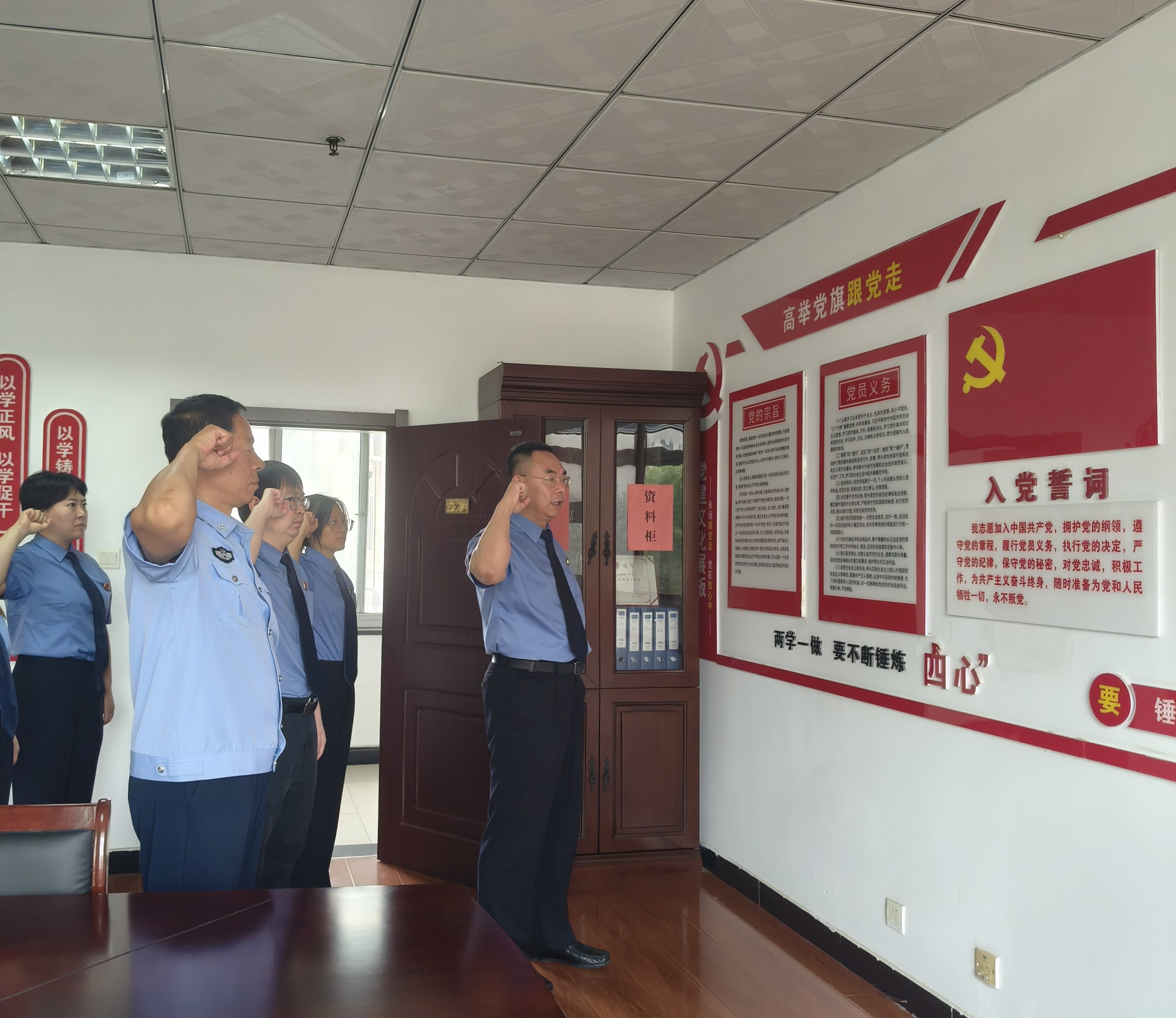 ������ɫѪ�� ���м�쵣�� ����������������Ժ��չ��ף�й�����������105���� ϵ�л